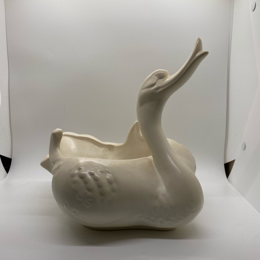 Large Hull Ceramic white Swan Dish Bowl Planter